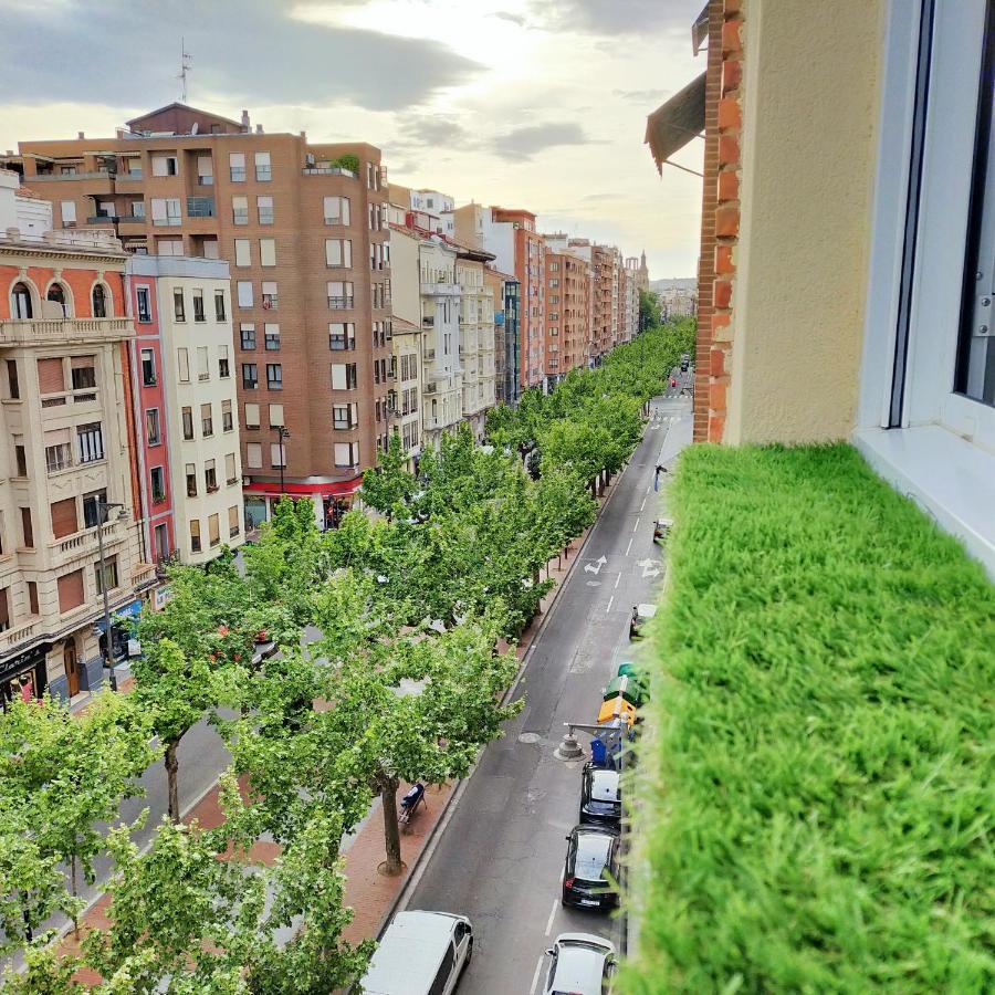 La Puerta Al Centro De Logrono Vino Crianza Y Desayuno Incluidos Lägenhet Exteriör bild